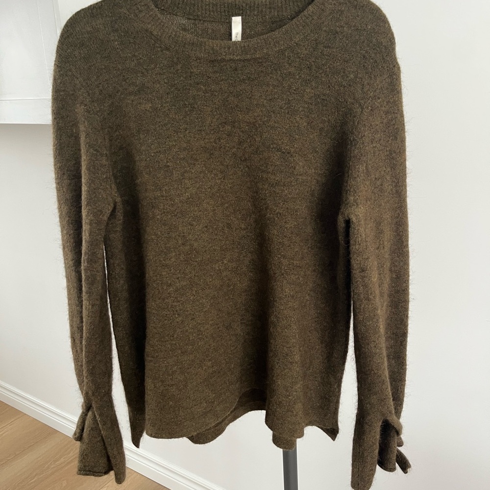Aritzia the group babaton sweater - Picture 2 of 6